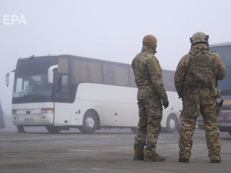 ﻿Усі п'ятеро звільнених ексберкутівців перебувають на пункті пропуску 