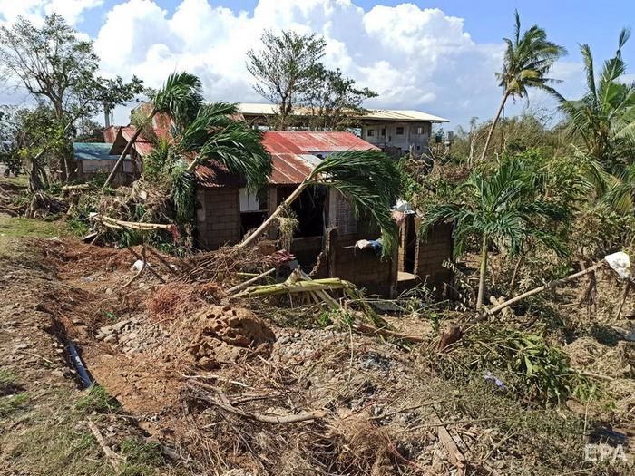 Число жертв тайфуна на Филиппинах увеличилось до 47