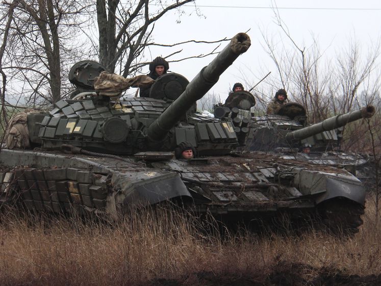 Боевики на Донбассе дважды обстреливали позиции Объединенных сил, ранен украинский военный