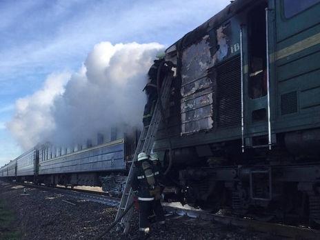 ﻿У Миколаївській області спалахнув тепловоз пасажирського потяга 