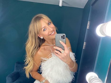 ﻿Нікітюк перед камерою приготувала 