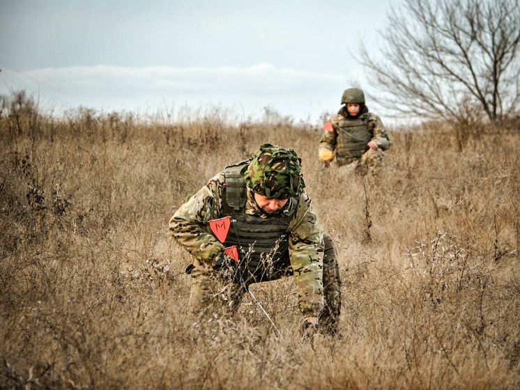 Двое украинских военных подорвались на неизвестном взрывном устройстве на Донбассе &ndash; штаб ООС