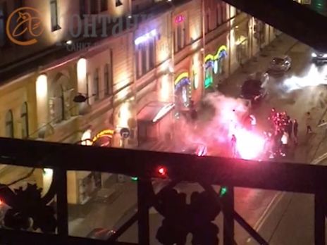 ﻿У Санкт-Петербурзі група людей влаштувала акцію на підтримку нацизму, поліція затримала підозрюваних – фанатів 