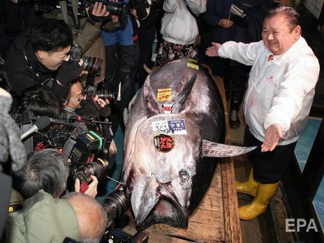 Рибний аукціон у Токіо традиційно проводять на початку січня