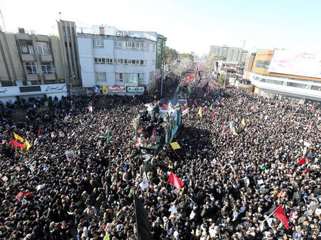 В Иране на похоронах Сулеймани погибло 56 человек, Зеленский поговорил с Помпео. Главное за день