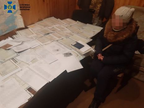 Співробітники СБУ затримали підприємця з Алчевська та його дружину