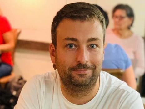 Ночное совещание у президента провели ради одного фото, где он сидит во главе длинного стола. Чтобы страна увидела – президент работает даже ночью