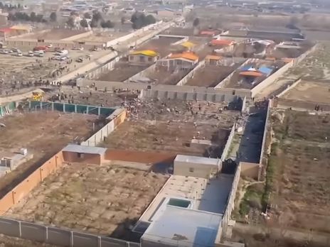 ﻿У мережі оприлюднили відео повітряної зйомки з місця катастрофи українського літака в Ірані. Відео
