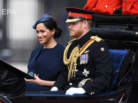 Елизавета II проведет личную беседу с принцами Гарри, Уильямом и Чарльзом о будущем герцогов Сассекских – СМИ