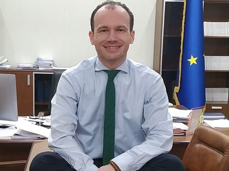 Малюська заявил, что копит деньги, так как из-за политической деятельности его никто не возьмет на работу