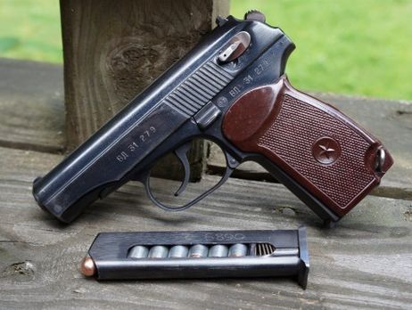 В центре Харькова правоохранители нашли рюкзак с оружием и боеприпасами