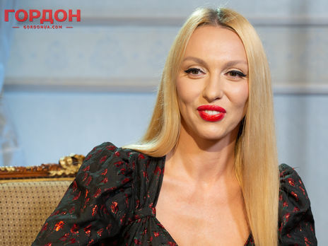 ﻿Полякова: Бойфренд моєї мами – дипломат. Він старший за неї років на 10 років, тому я називаю його дідфрендом