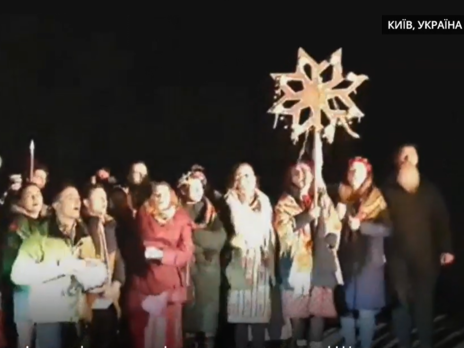 Студенты устроили вертеп под СИЗО, где находятся подозреваемые в убийстве Шеремета. Трансляция