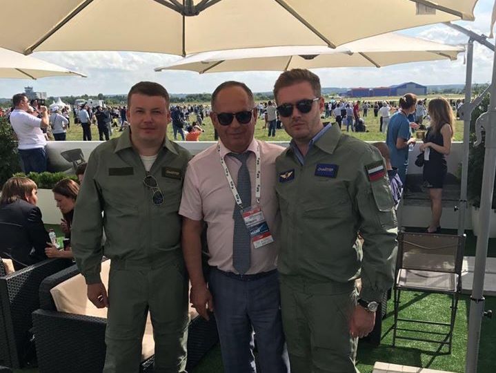 "Укроборонпром" уволил директора авиазавода, сфотографировавшегося в форме российского военного летчика