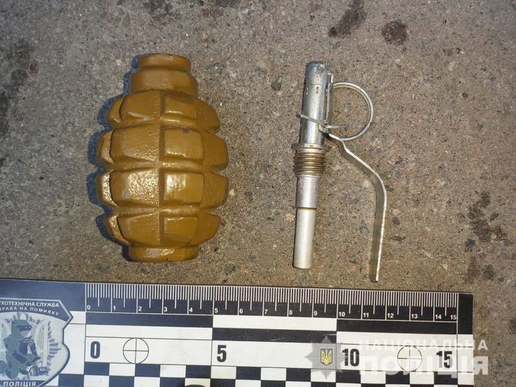 ﻿У Харкові чоловік на роботі погрожував підірвати гранату, вдома у нього вилучили арсенал боєприпасів