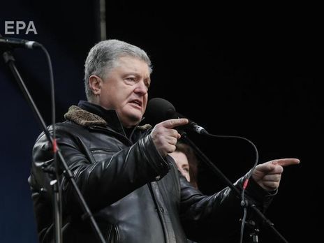 Порошенко не получал повесток, пришел за ними сам в ГБР – адвокат