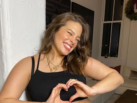 ﻿Plus size модель Грем народила первістка