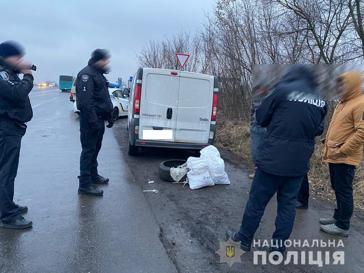 ﻿У Рівненській області голову сільради затримали із 30 кг бурштину