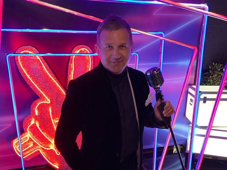 Горбунов показал асану йоги