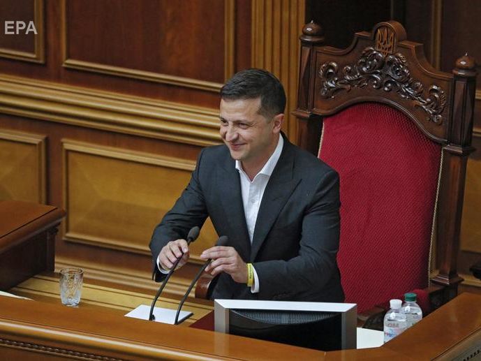 Зеленский заявил, что через четыре года хочет передать преемнику "ключи от новой Украины"