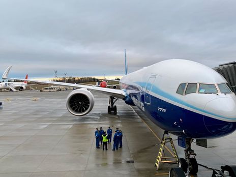 В воздух поднялся первый самолет Boeing 777X
