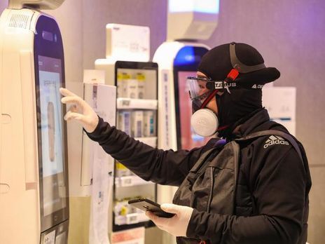 Число жертв нового коронавируса достигло 56 человек