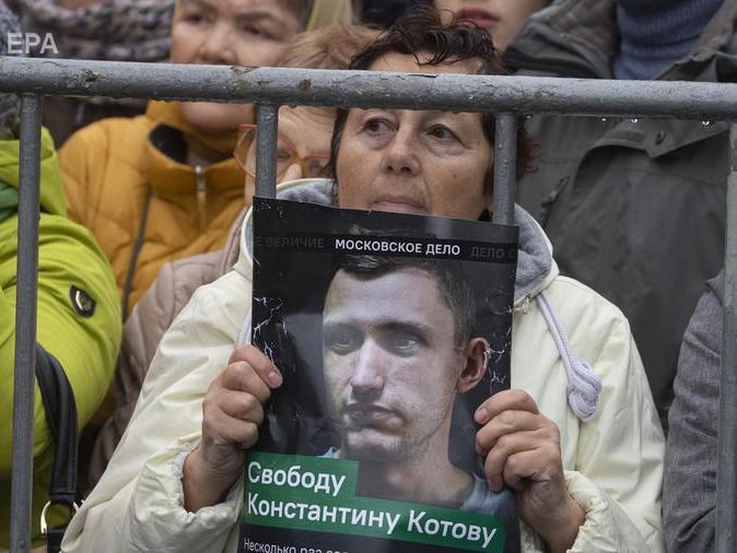 Путин поручил проверить законность приговора активисту Котову, который выходил на митинги в поддержку крымских татар и украинских моряков