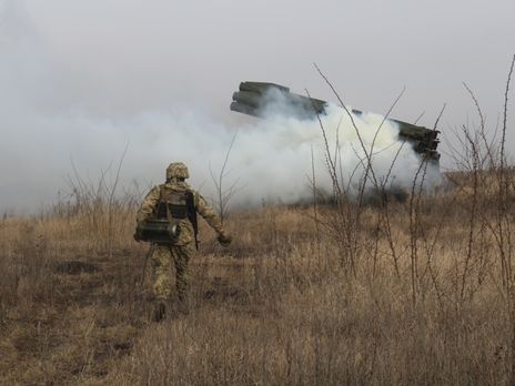 Украинские артиллеристы провели учения с применением РСЗО 