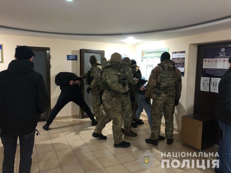 В Одессе злоумышленники со стрельбой угнали инкассаторскую машину