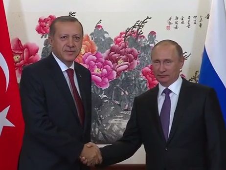 Путин на встрече с Эрдоганом пошутил о руководителе турецкой разведки. Видео