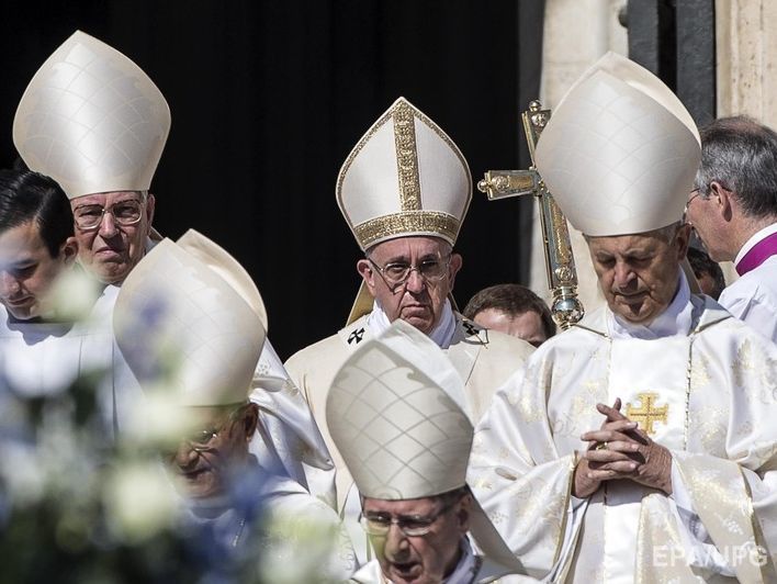 Папа Франциск накормит пиццей 1500 нищих в честь канонизации Матери Терезы