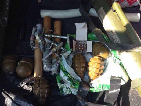 В Донецкой области арестовали военнослужащего, который продавал оружие и боеприпасы