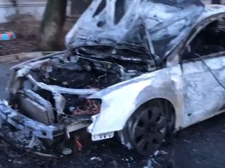 В Запорожье волонтеру сожгли машину