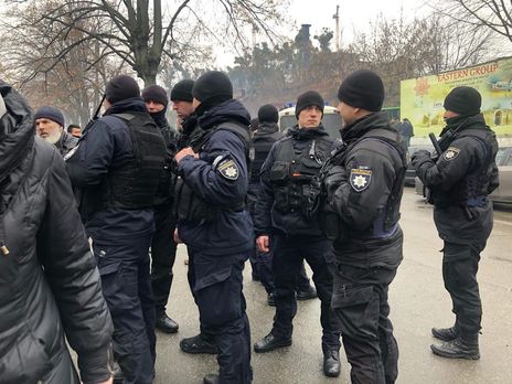 У Києві поліцейські влаштували масову перевірку документів біля мечеті – муфтій