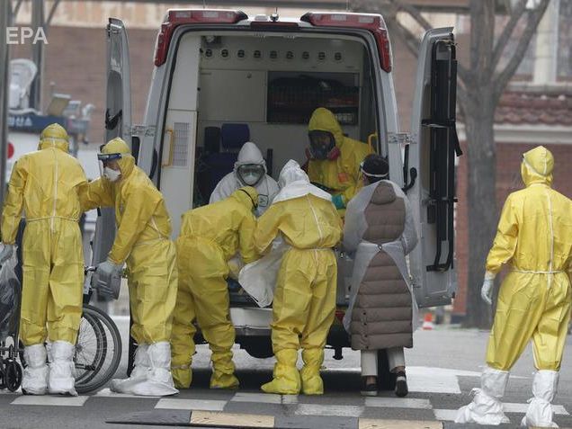 Число подтвержденных случаев заражения коронавирусом в Китае достигло почти 11,8 тыс.