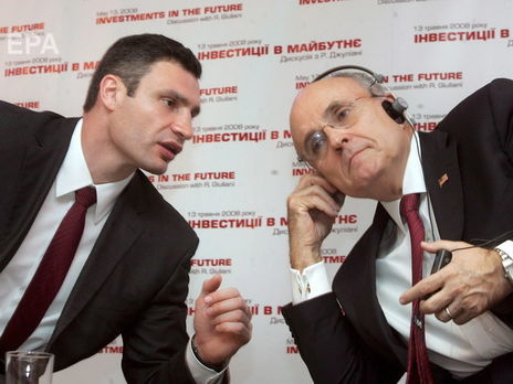 Джулиани просил Ермака помочь сохранить должность Виталию Кличко