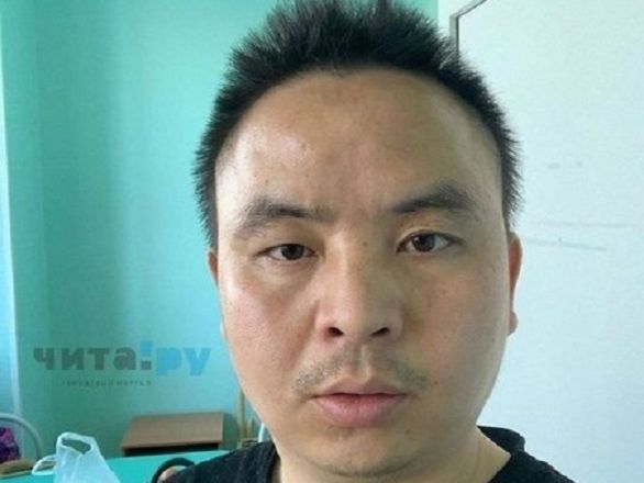"Врачи не говорят, что я заражен". Китаец с коронавирусом пожаловался на больницу в России