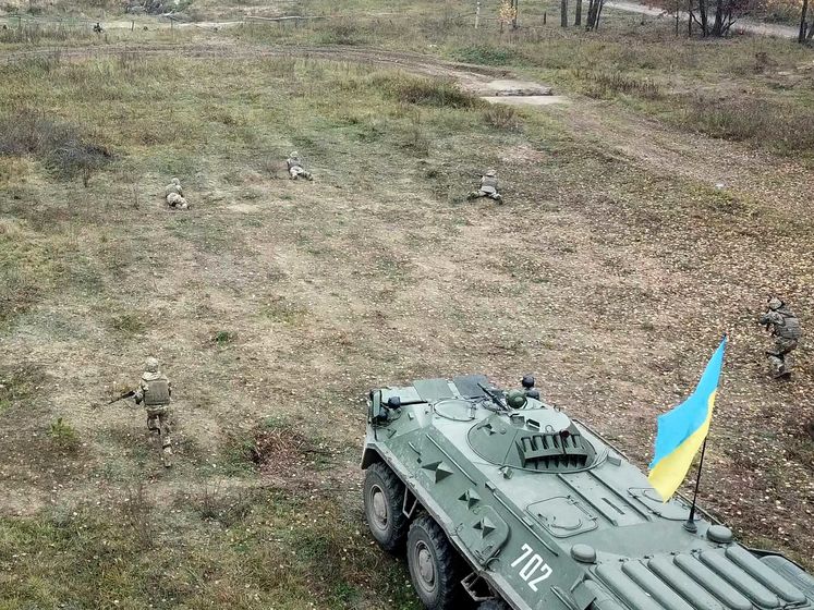 ﻿На Донбасі поранено трьох українських військових