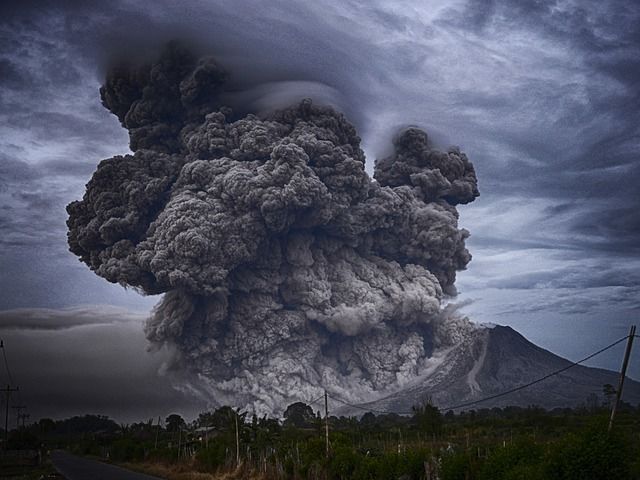 ﻿У Японії почалося виверження вулкана Сіндаке