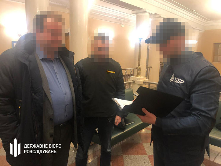 СМИ назвали фамилию задержанного на взятке в 2 млн грн чиновника секретариата Кабмина Украины