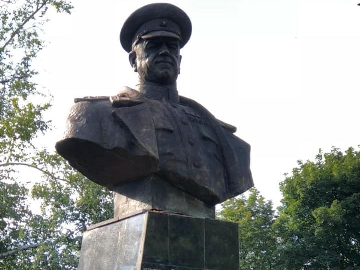 ﻿Мінкульт не визнав погруддя Жукова в Харкові пам'яткою