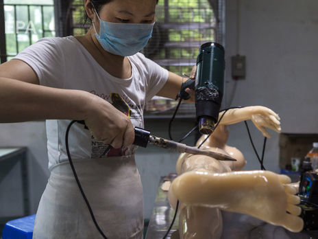 Похороны любимой секс-куклы – на рынке ритуальных услуг Японии появилась новая услуга