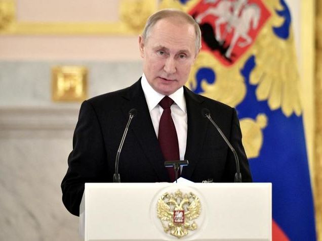 В Кремле начали измерять температуру всем посетителям Путина – журналист