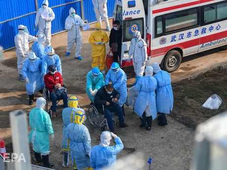 В больнице Уханя опровергли сообщение о смерти доктора Ли Вэньляна, предсказавшего эпидемию коронавируса