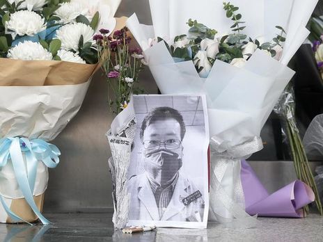 В Китае подтвердили смерть врача, который первым обнаружил коронавирус и был за это наказан полицией