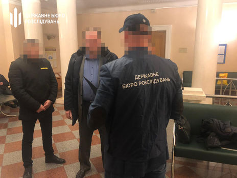 Суд взял под арест задержанного на взятке в 2 млн грн чиновника секретариата Кабмина Украины