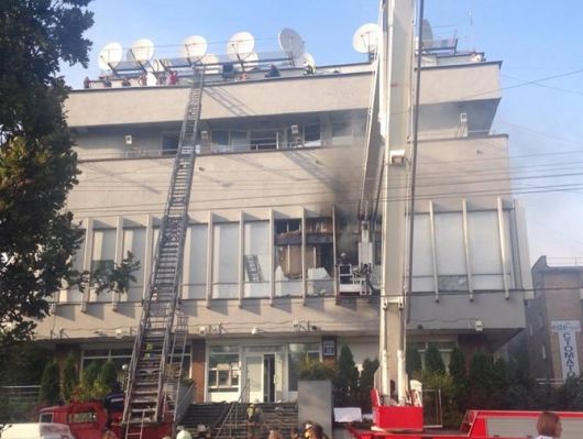 В Киеве горит здание телеканала "Интер"