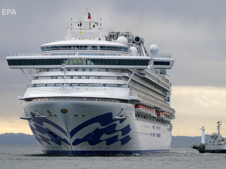 На лайнере Diamond Princess у берегов Японии коронавирус обнаружили еще у трех человек