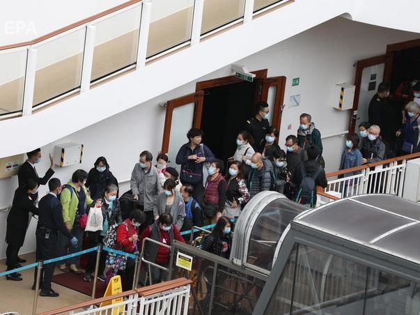 ﻿Коронавірус 2019-nCoV. Пасажири лайнера біля берегів Гонконгу покинули борт