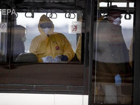 Количество жертв нового коронавируса в Китае достигло 908 